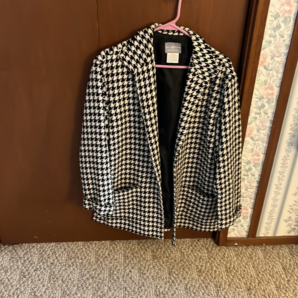 Ladies, Jacqueline Smith jacket. Black-and-white size 14.